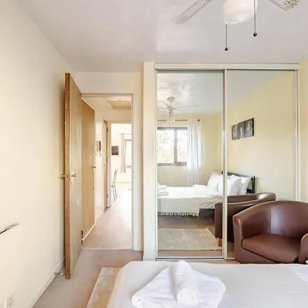Stylish Apt In Canary Wharf - Perfect For Business London Exterior photo